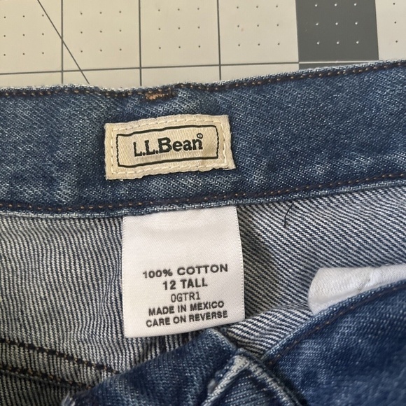 L.L.Bean Original Fit Straight Leg Jeans Medium Wash 100% Cotton Size 12 Tall - Picture 3 of 3